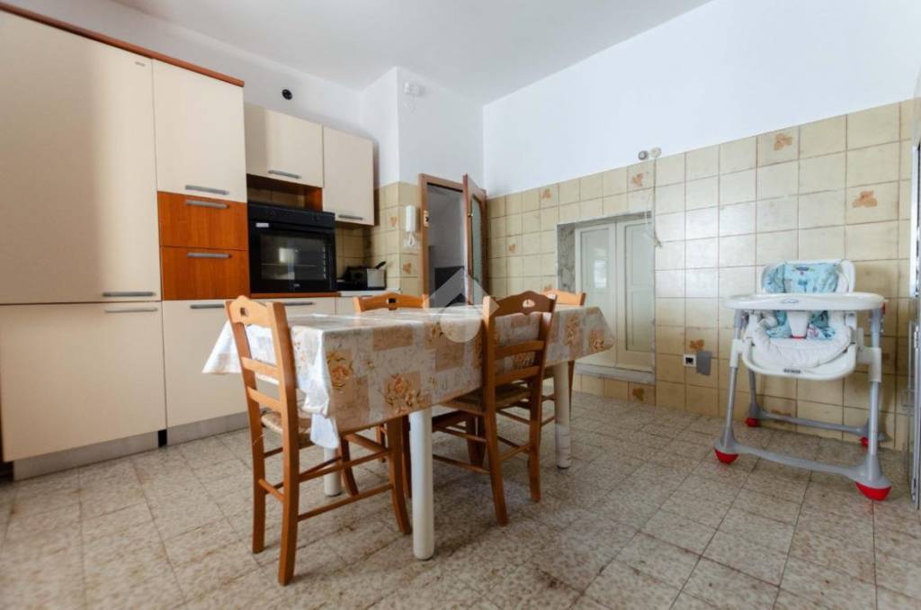 casa indipendente in vendita a Gioia del Colle