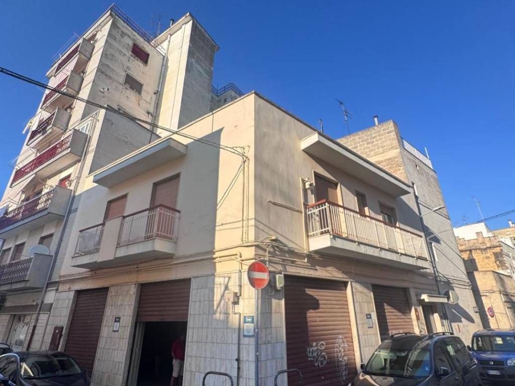 negozio in vendita a Gioia del Colle