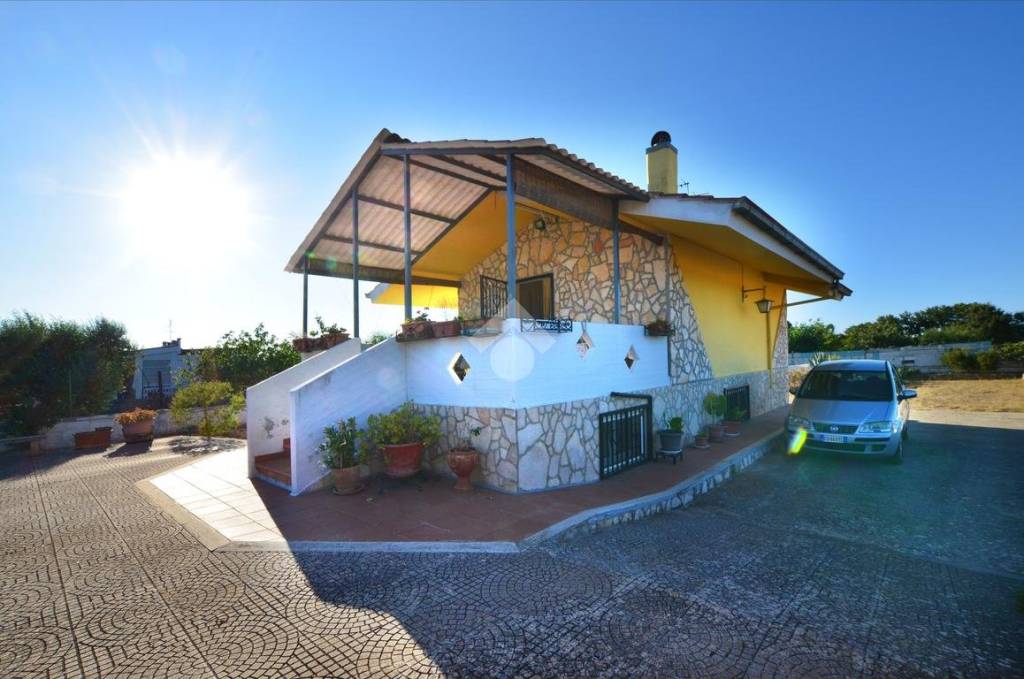 casa indipendente in vendita a Gioia del Colle
