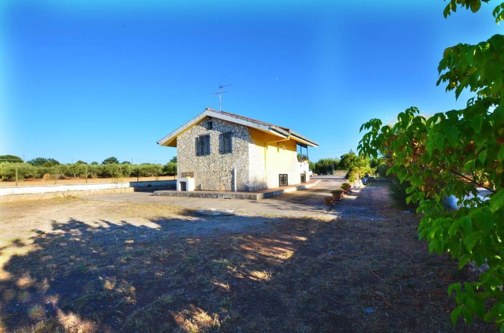 casa indipendente in vendita a Gioia del Colle