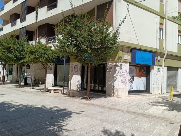 locale commerciale in vendita a Gioia del Colle