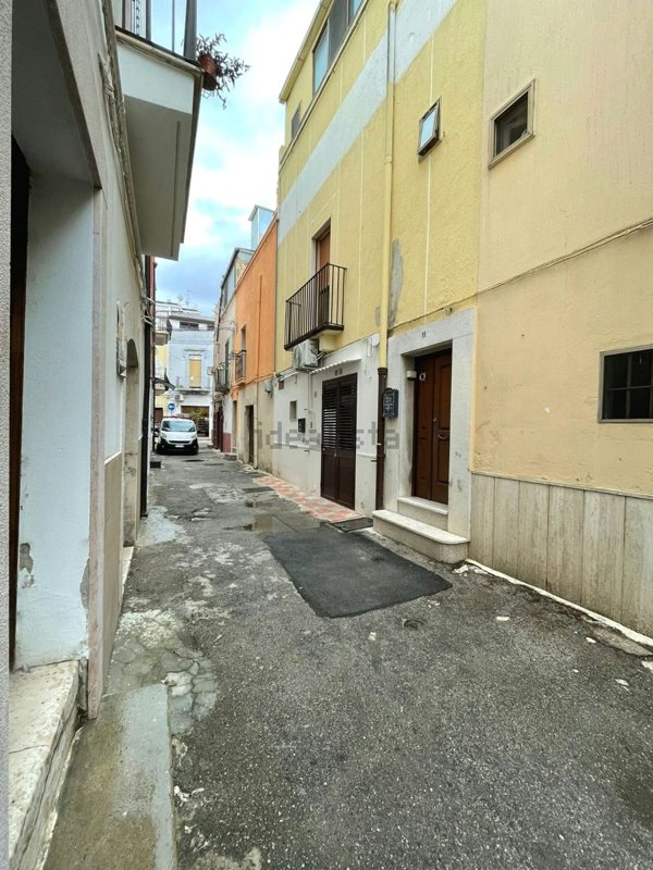 casa indipendente in vendita a Gioia del Colle