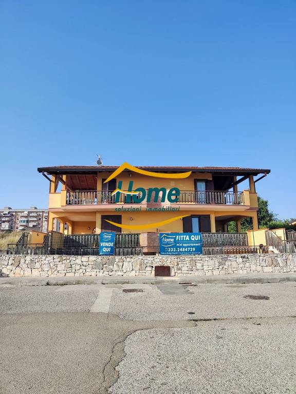 casa indipendente in vendita a Gioia del Colle