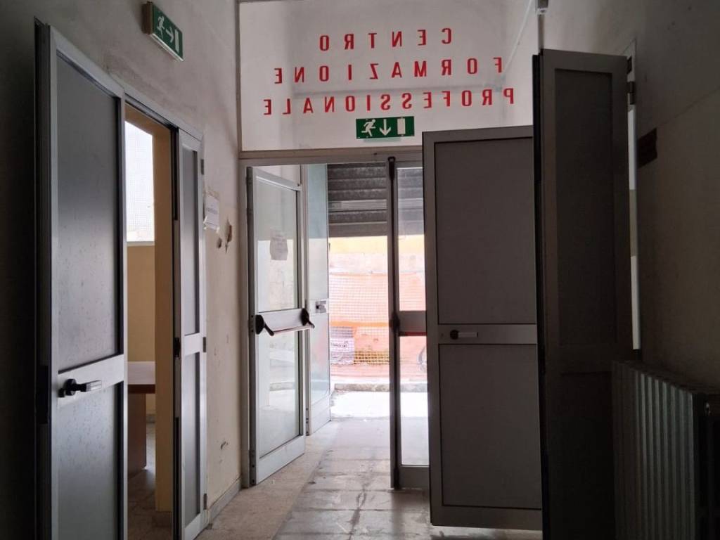 intera palazzina in vendita a Gioia del Colle