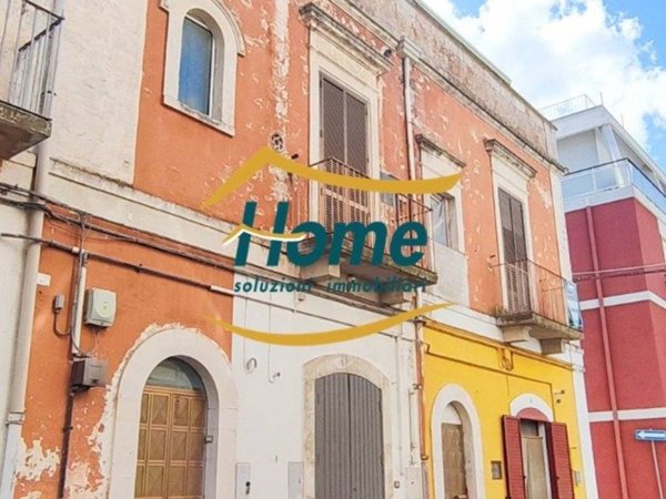 casa indipendente in vendita a Gioia del Colle