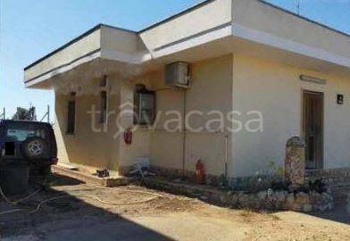 locale commerciale in vendita a Gioia del Colle