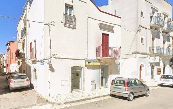 negozio in vendita a Gioia del Colle