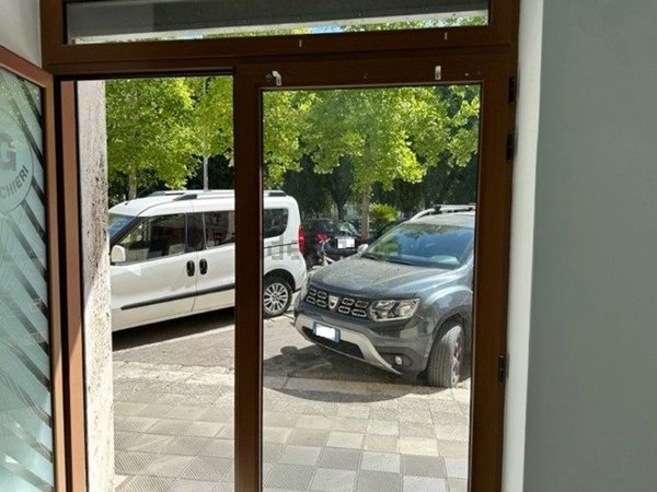 locale commerciale in vendita a Gioia del Colle