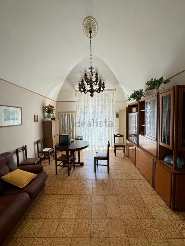 casa indipendente in vendita a Gioia del Colle