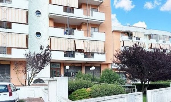 locale commerciale in vendita a Gioia del Colle