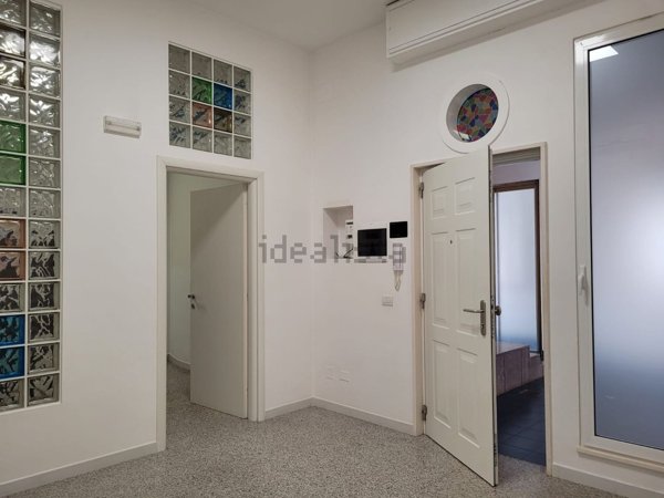 locale commerciale in vendita a Gioia del Colle