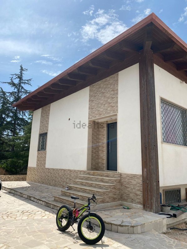 casa indipendente in vendita a Gioia del Colle