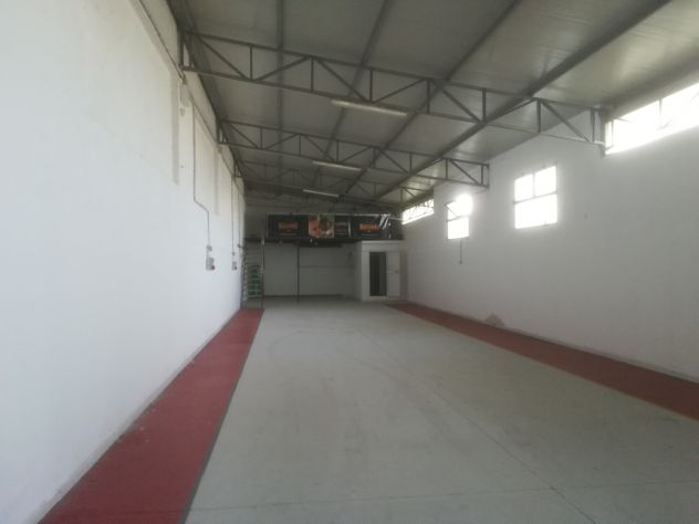 locale commerciale in vendita a Gioia del Colle