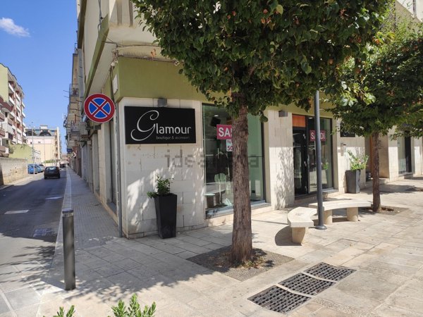 locale commerciale in vendita a Gioia del Colle