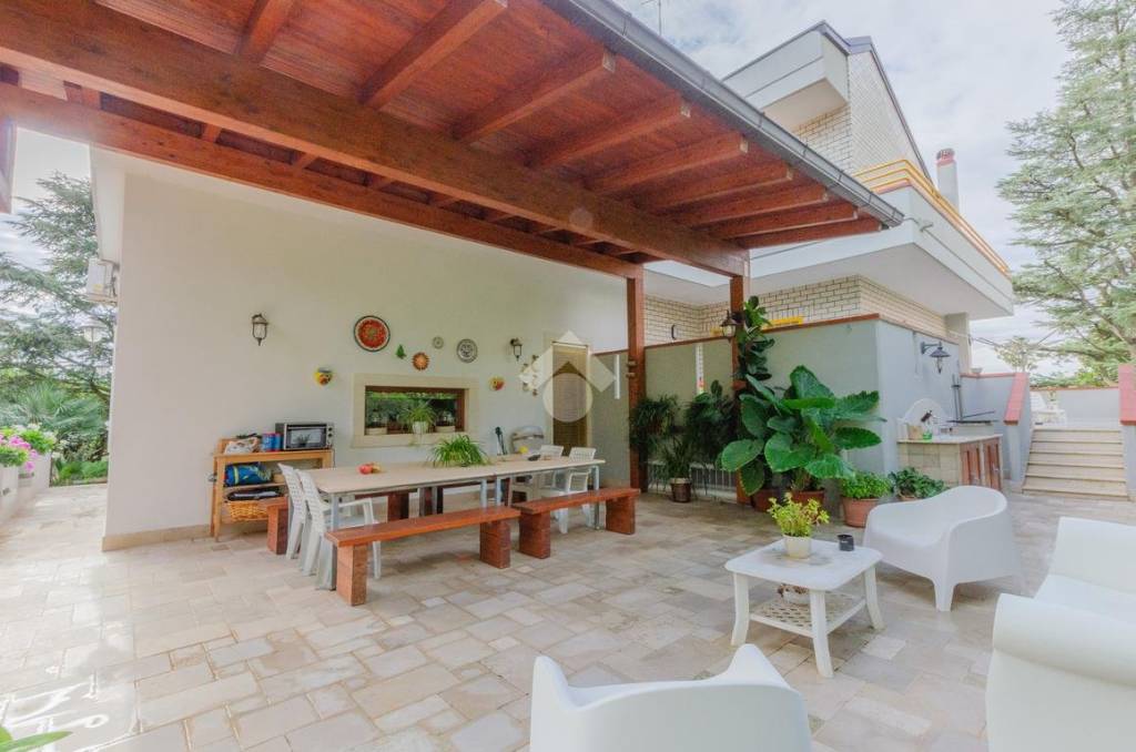 casa indipendente in vendita a Gioia del Colle in zona Masseria Santa Candida