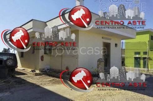 locale commerciale in vendita a Gioia del Colle