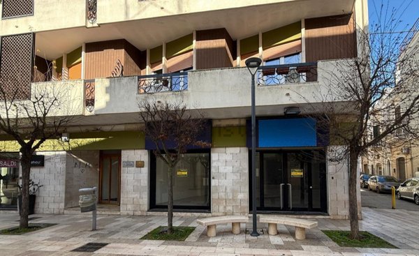 locale commerciale in vendita a Gioia del Colle