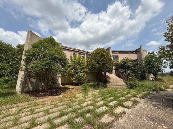 casa indipendente in vendita a Gioia del Colle