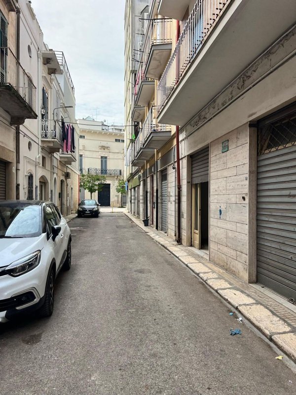 locale commerciale in vendita a Gioia del Colle