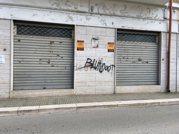 locale commerciale in vendita a Gioia del Colle