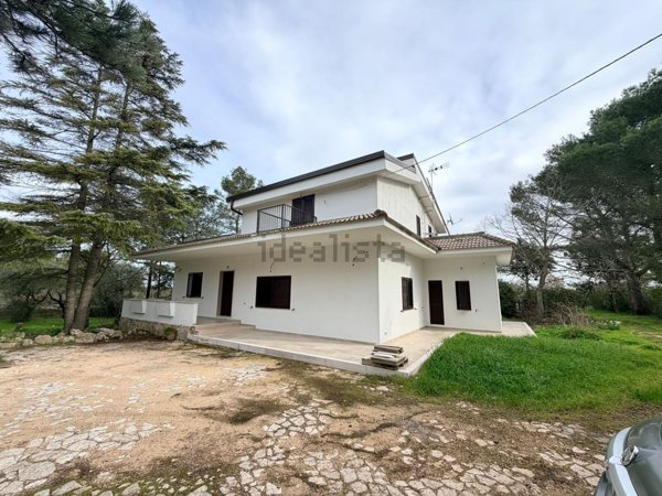 casa indipendente in vendita a Gioia del Colle in zona Montursi