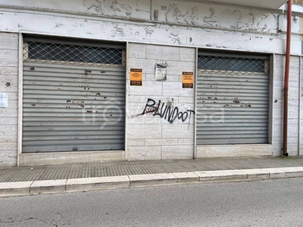 negozio in vendita a Gioia del Colle