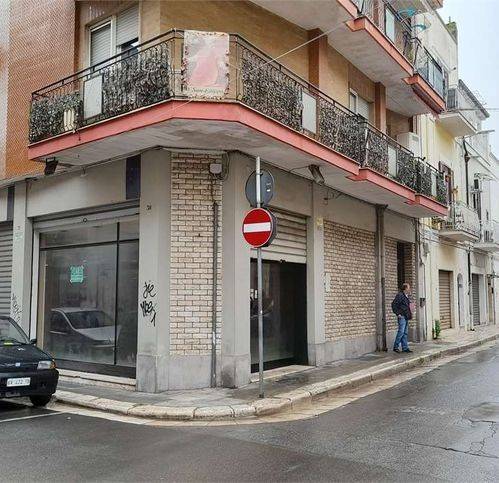 negozio in vendita a Gioia del Colle