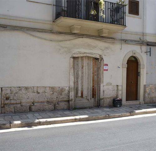 negozio in vendita a Gioia del Colle