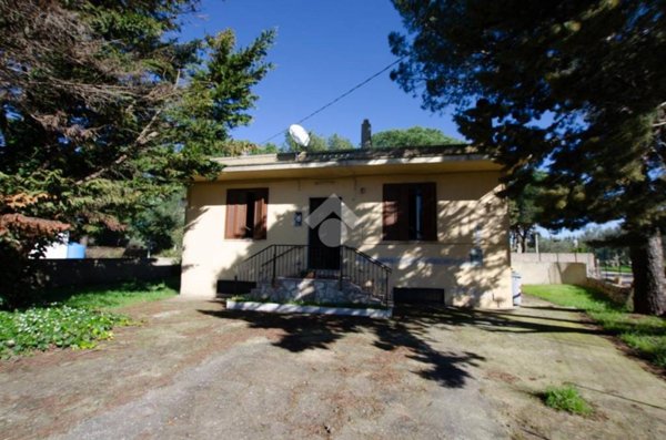 casa indipendente in vendita a Gioia del Colle