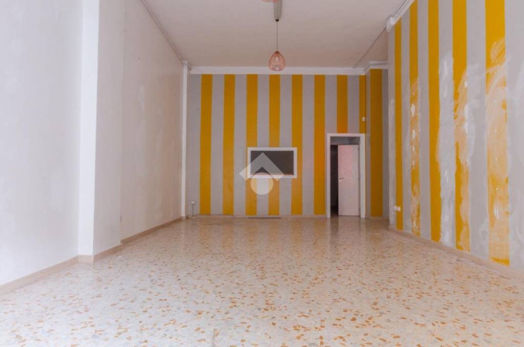 locale commerciale in vendita a Gioia del Colle