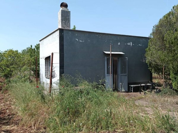 locale commerciale in vendita a Gioia del Colle in zona Montursi