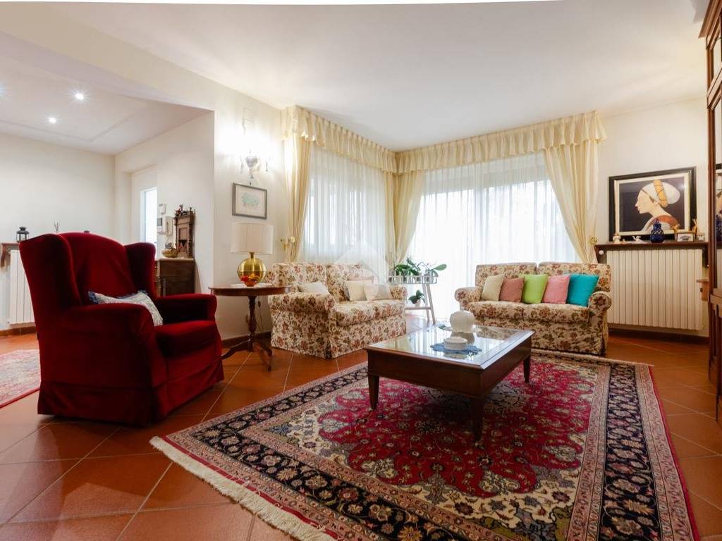 casa indipendente in vendita a Gioia del Colle