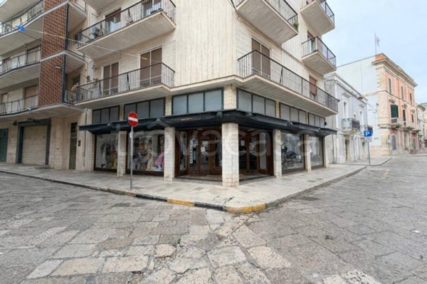 negozio in vendita a Gioia del Colle