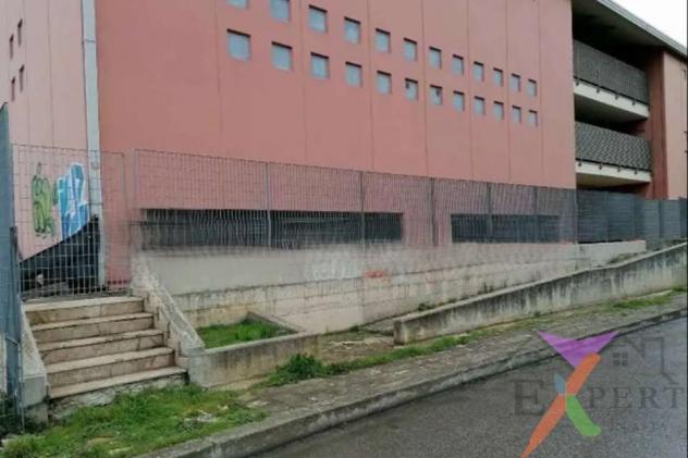 locale commerciale in vendita a Gioia del Colle