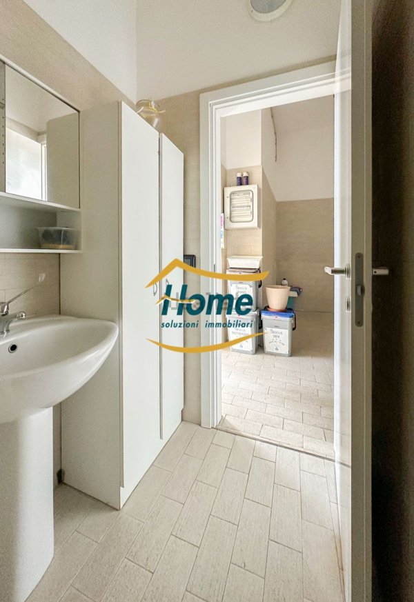 locale commerciale in vendita a Gioia del Colle