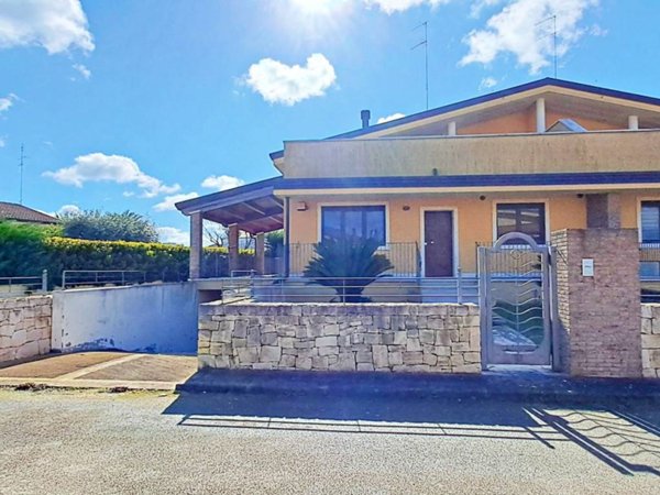 casa indipendente in vendita a Gioia del Colle
