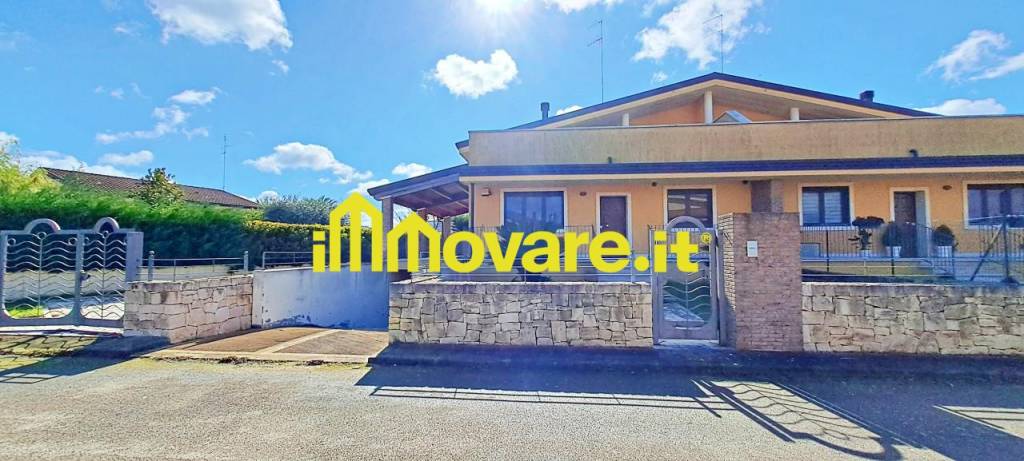 casa indipendente in vendita a Gioia del Colle