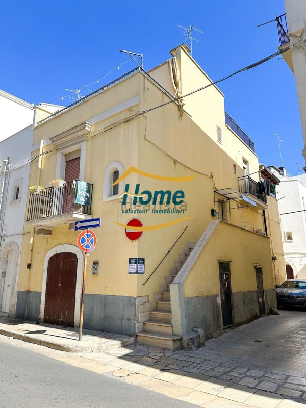 casa indipendente in vendita a Gioia del Colle