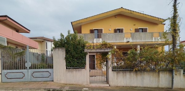 casa indipendente in vendita a Gioia del Colle