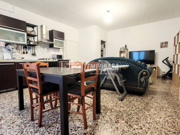 casa indipendente in vendita a Gioia del Colle