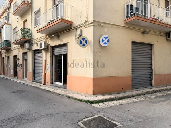 locale commerciale in vendita a Gioia del Colle
