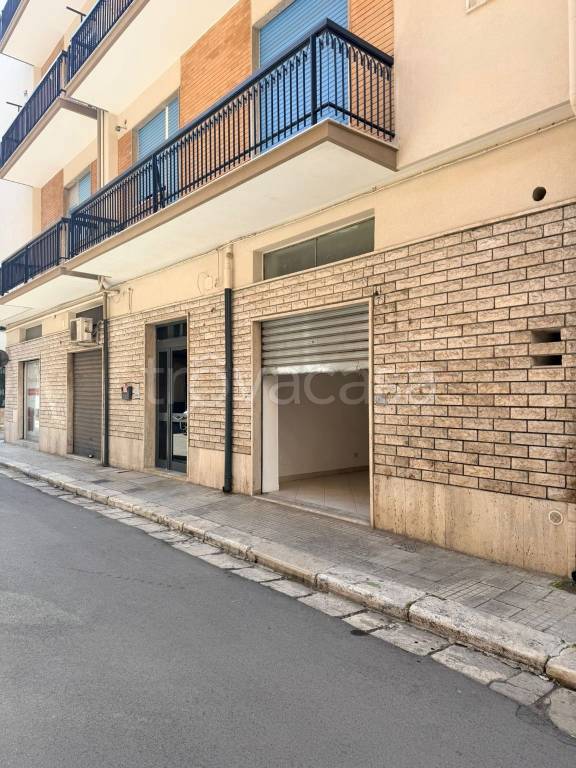 locale commerciale in vendita a Gioia del Colle