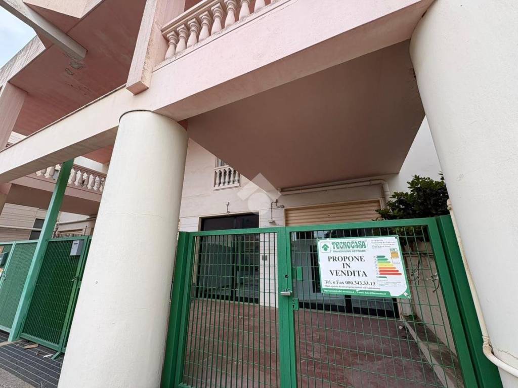 negozio in vendita a Gioia del Colle