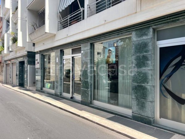 negozio in vendita a Gioia del Colle