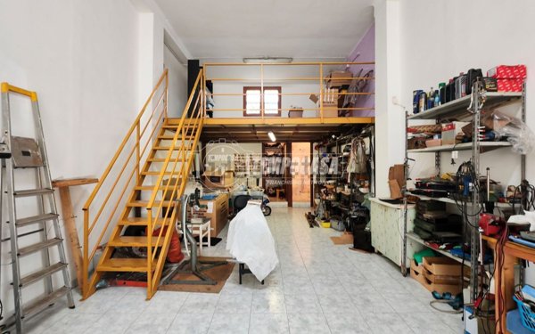 locale commerciale in vendita a Gioia del Colle