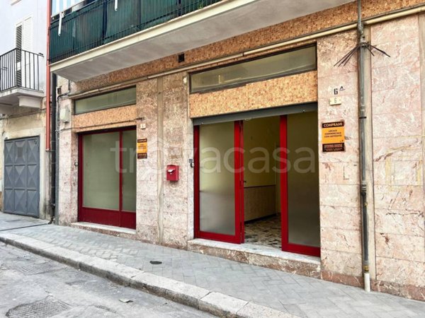 negozio in vendita a Gioia del Colle