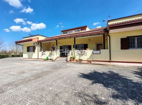 casa indipendente in vendita a Gioia del Colle in zona Terzi