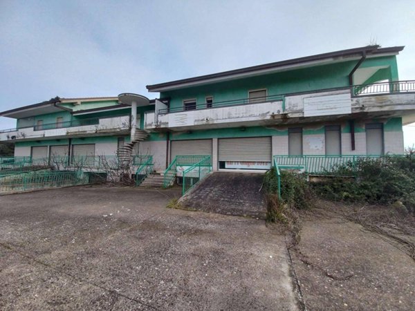 locale commerciale in vendita a Gioia del Colle