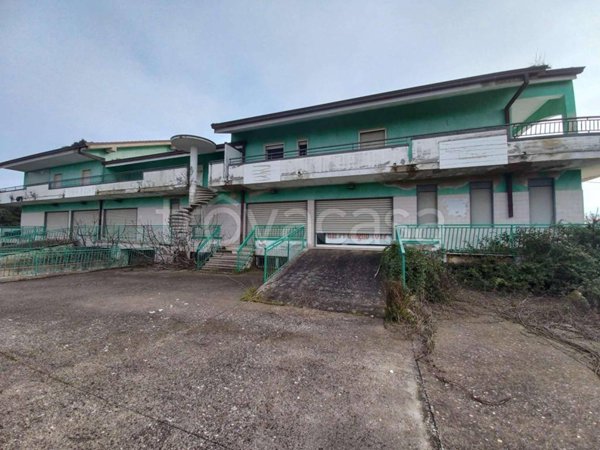 locale commerciale in vendita a Gioia del Colle