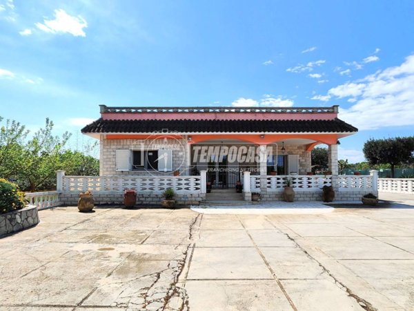 casa indipendente in vendita a Gioia del Colle